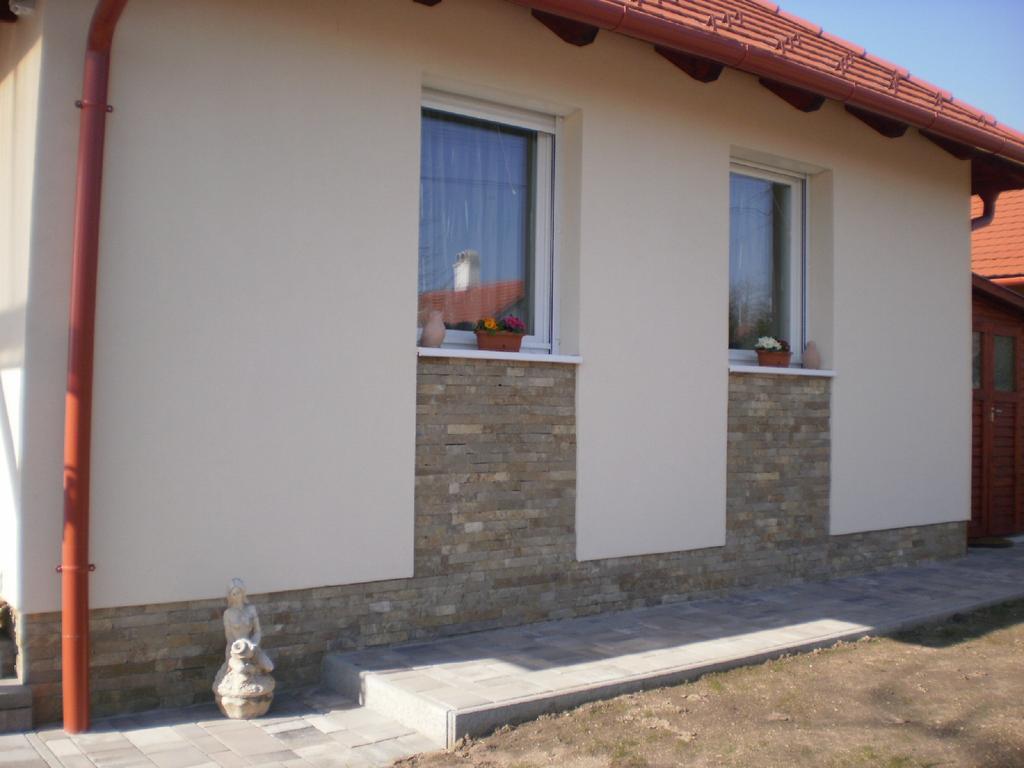 Molni Apartment Balatonfůzfő Екстериор снимка