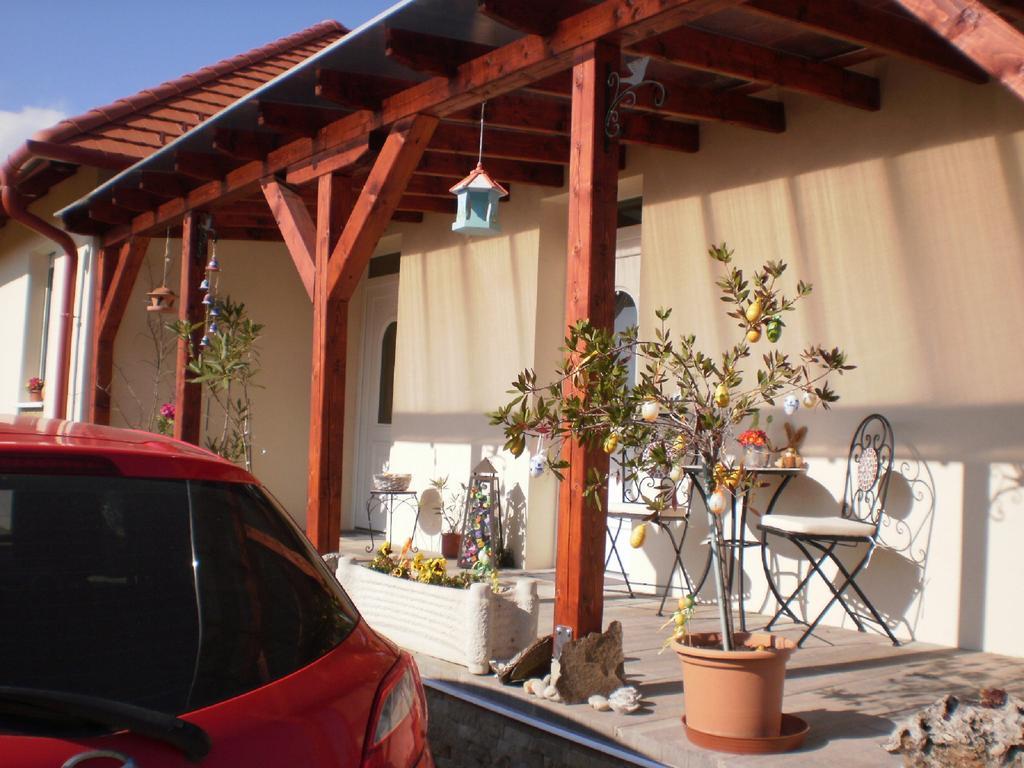 Molni Apartment Balatonfůzfő Екстериор снимка