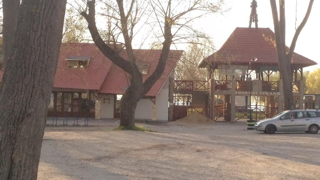 Molni Apartment Balatonfůzfő Екстериор снимка
