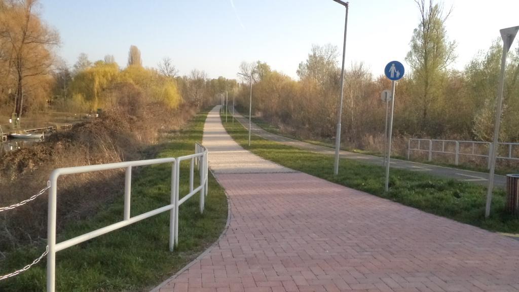 Molni Apartment Balatonfůzfő Екстериор снимка